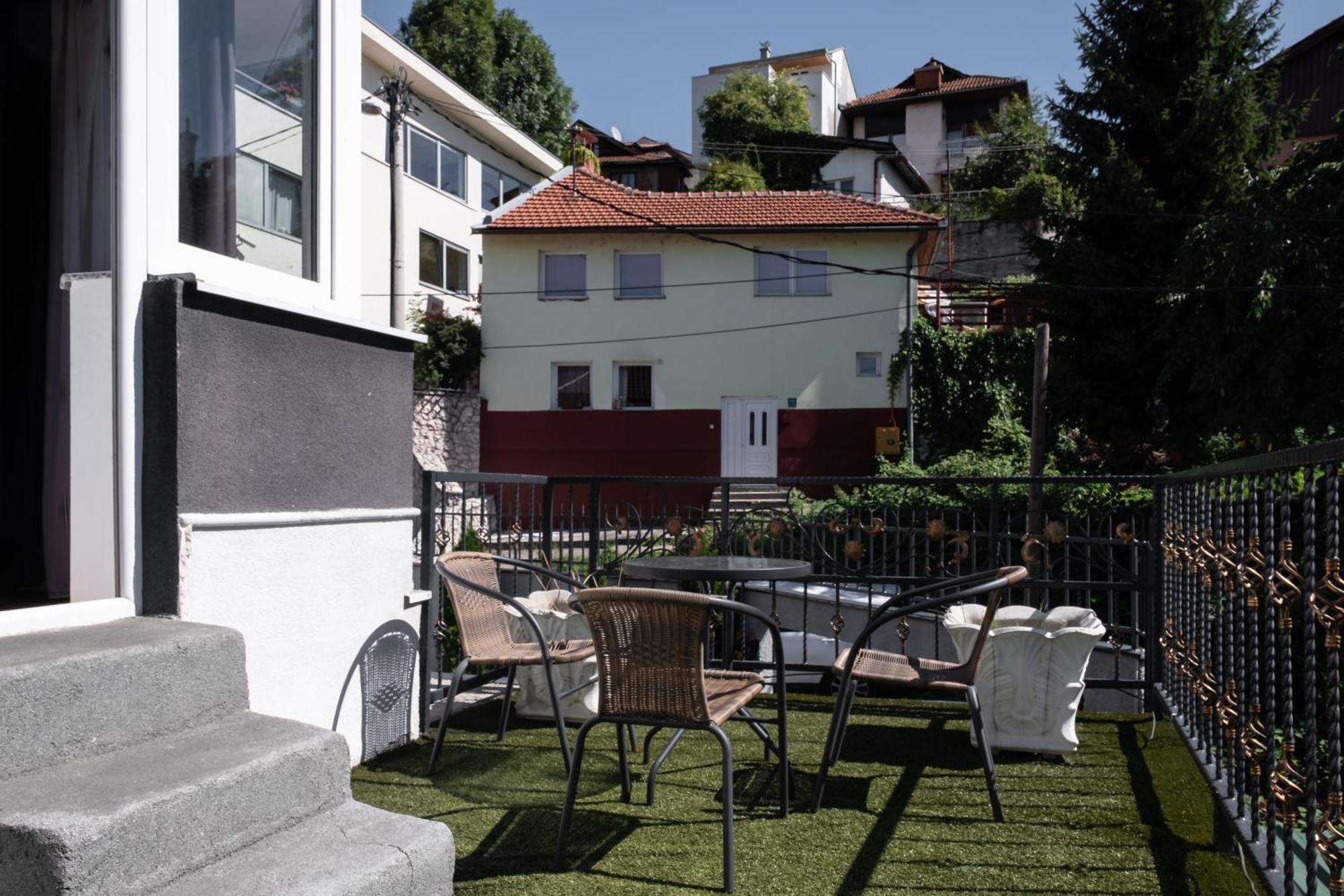 Citadela Suites - Free Parking Сараево Екстериор снимка